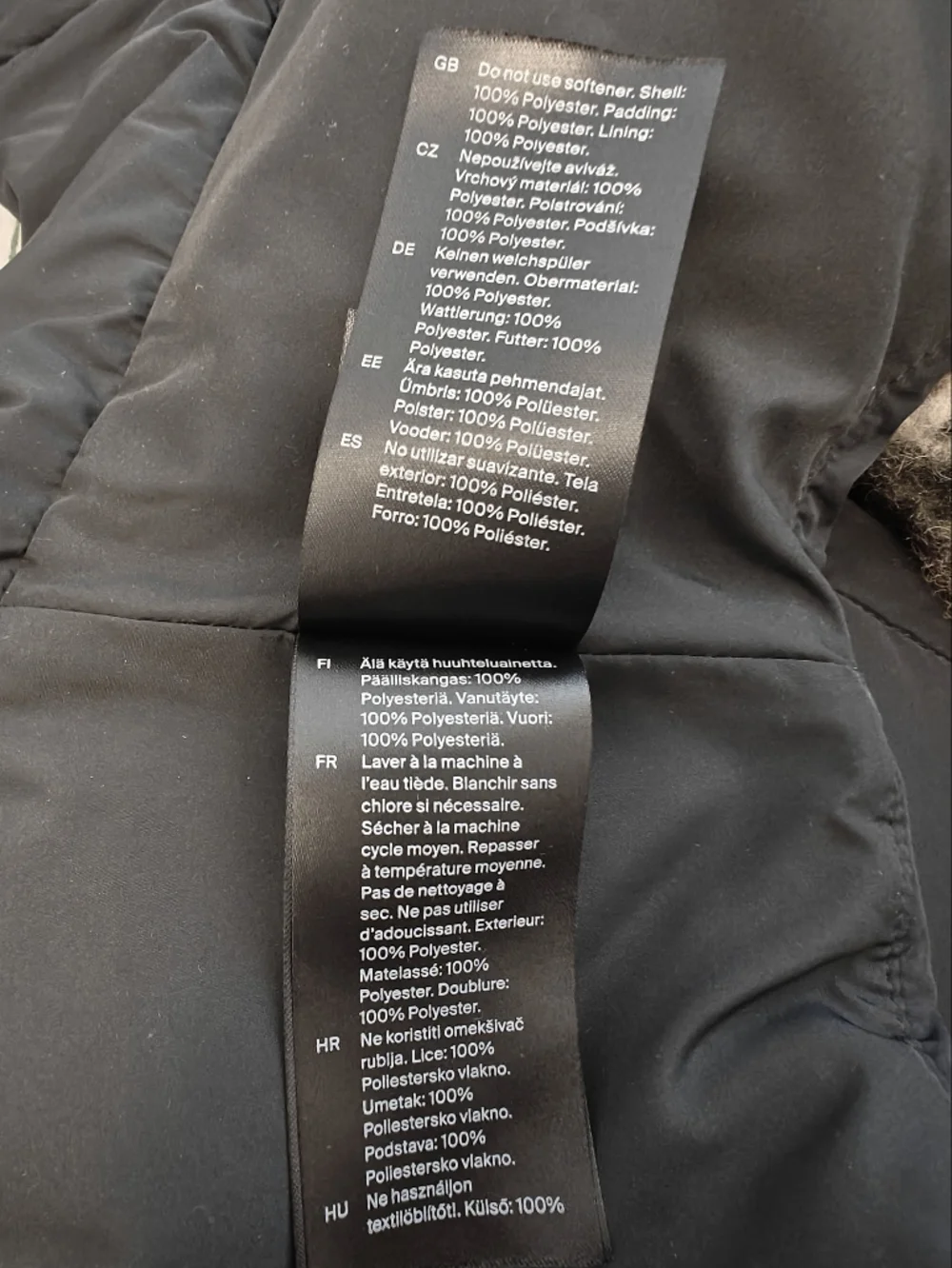 COS Puffer Vest With Hood - Picture 6 of 6